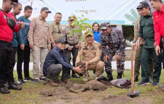 Hari Bakti Rimbawan 2023, Sekda Ketapang Launching Gerakanan Penanaman 1 Juta Pohon
